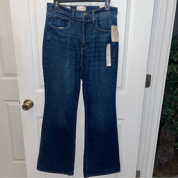Universal Thread Blue Flare Wide Leg Jeans
B-1 - Picture 1 of 4